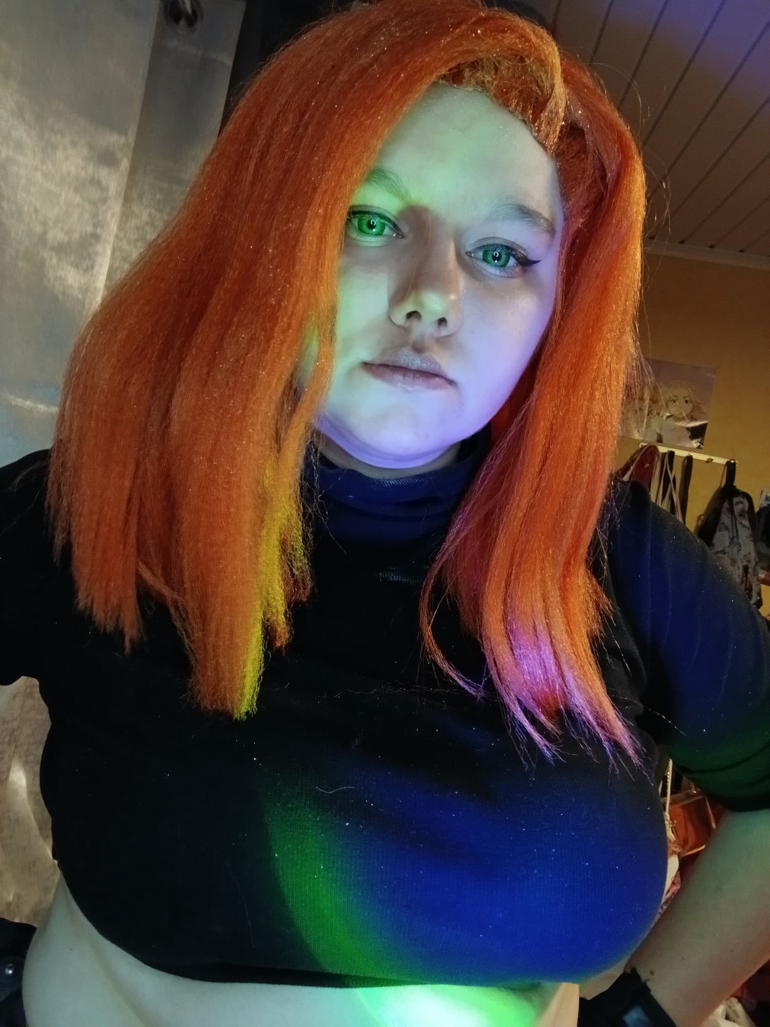 Kim at home - Photo 36