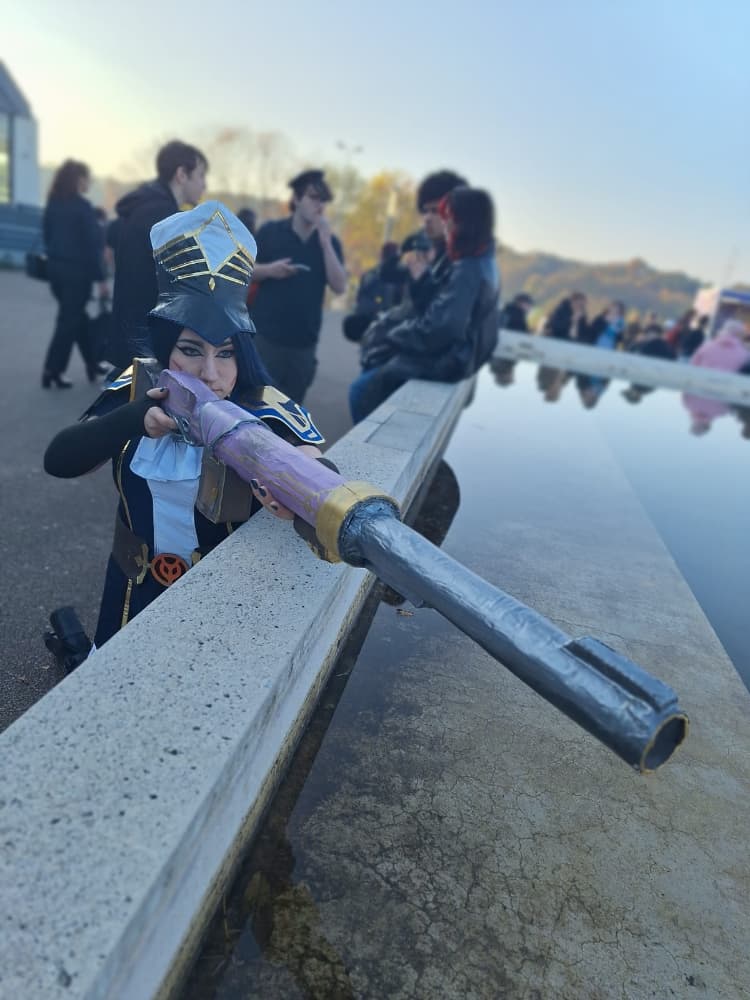 Shooting art to play