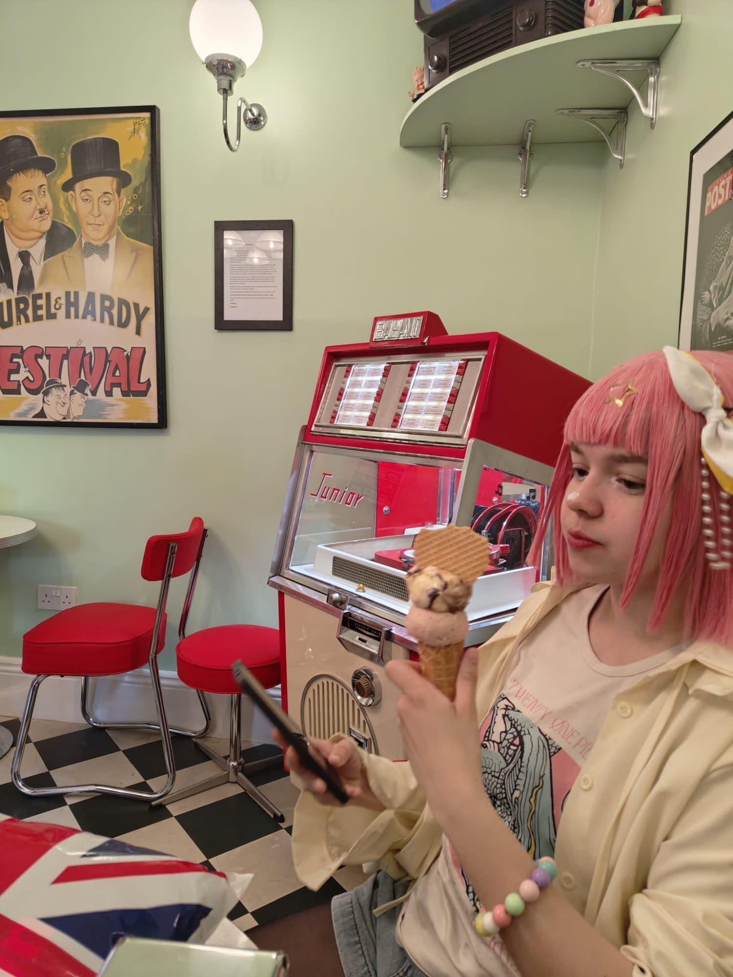 Emu 🩷🎉 - Photo 25