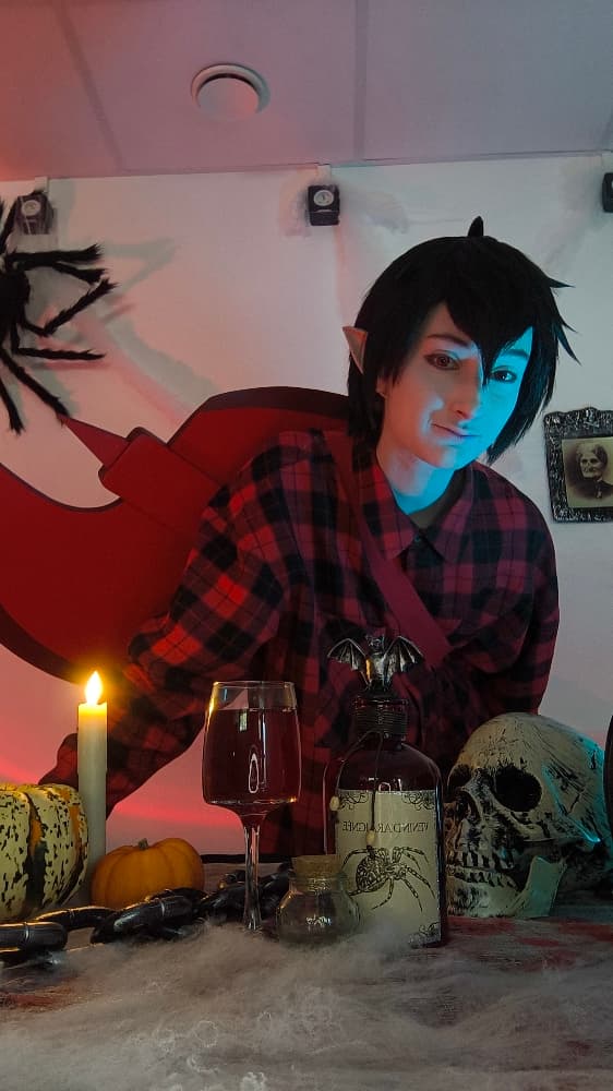Marshall Lee - Photo 1