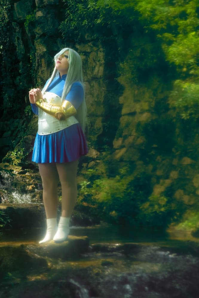 Elizabeth de Liones  - Photo 10