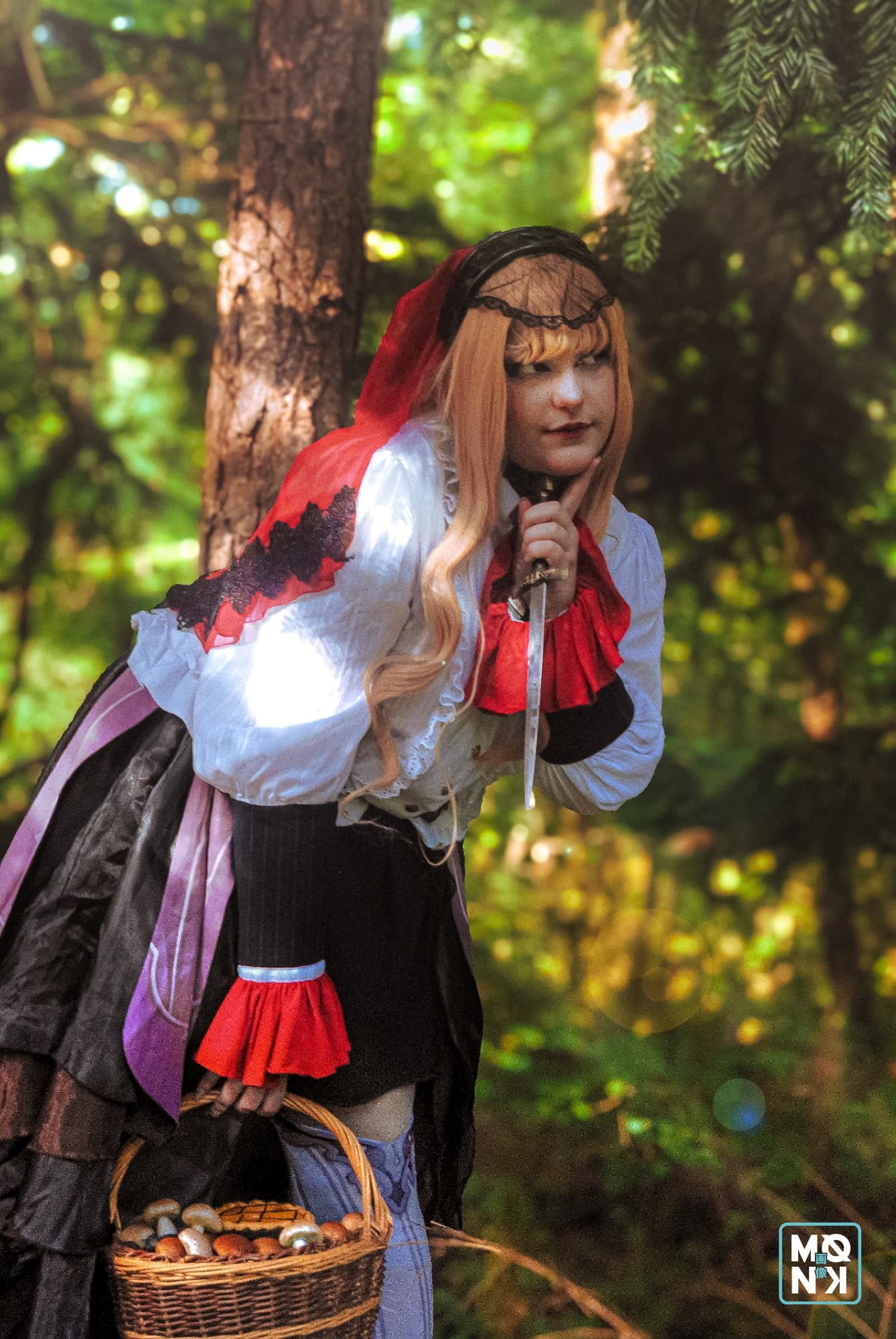 Red Riding Hood - Photo 3