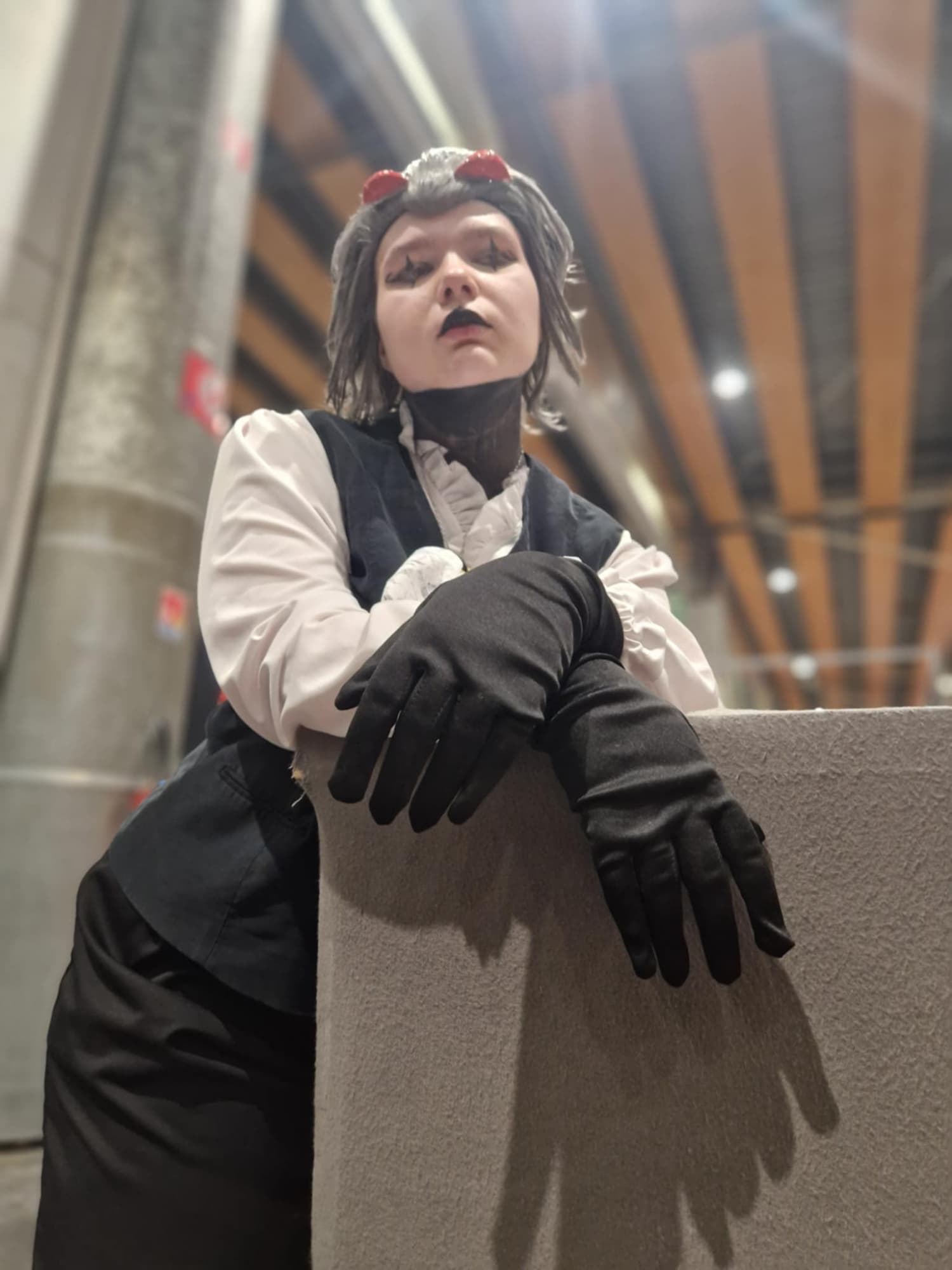 Stolas other outfit - Photo 4