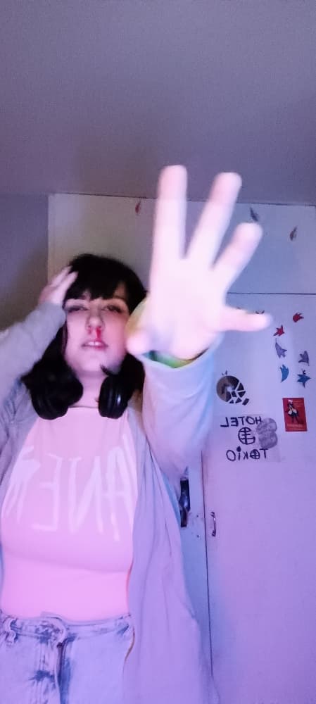 Maxine Caulfield  - Photo 1