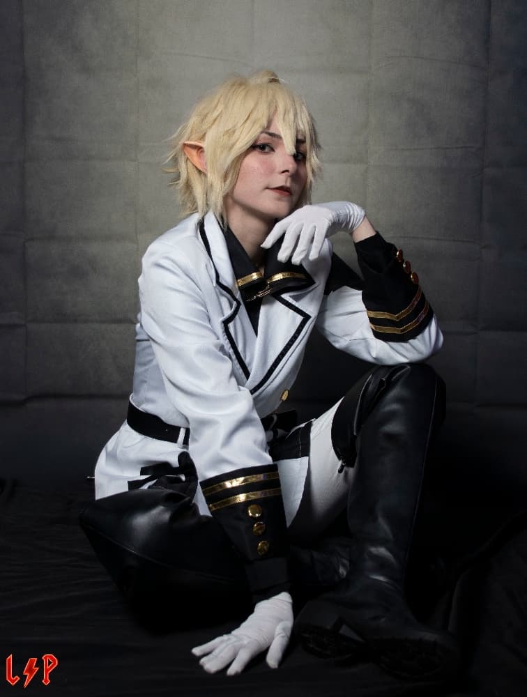 Mikaela Hyakuya - Photo 1