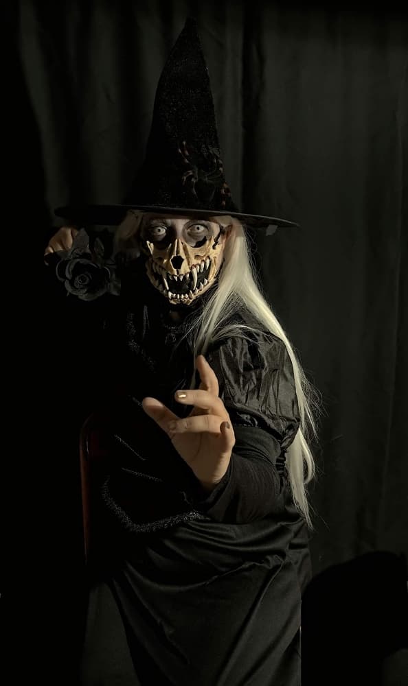 Sorcière  - Photo 1