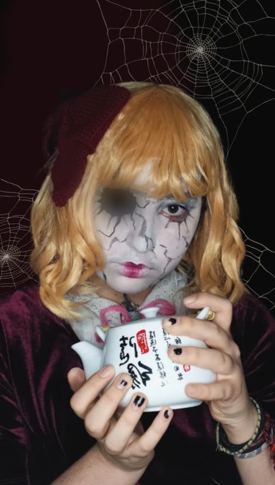 Elise (broken doll) - Photo 1