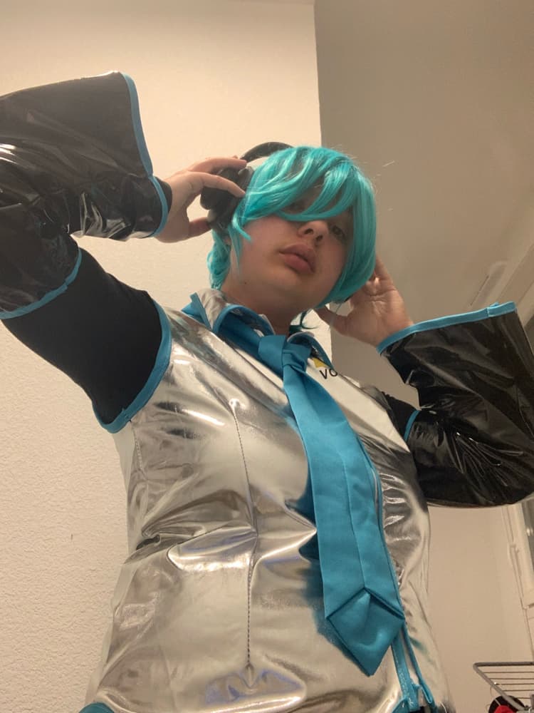 Hatsune Mikuo - Photo 3