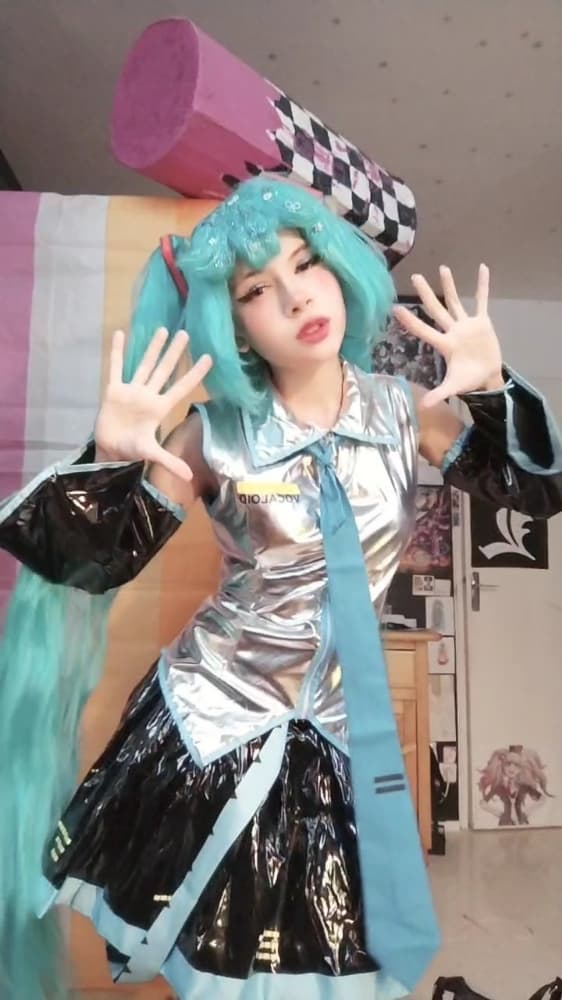 Hatsune Miku  - Photo 1