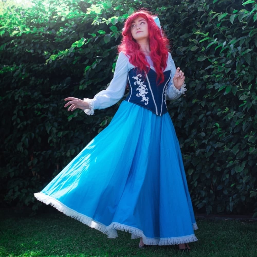 Ariel robe Kiss the Girl