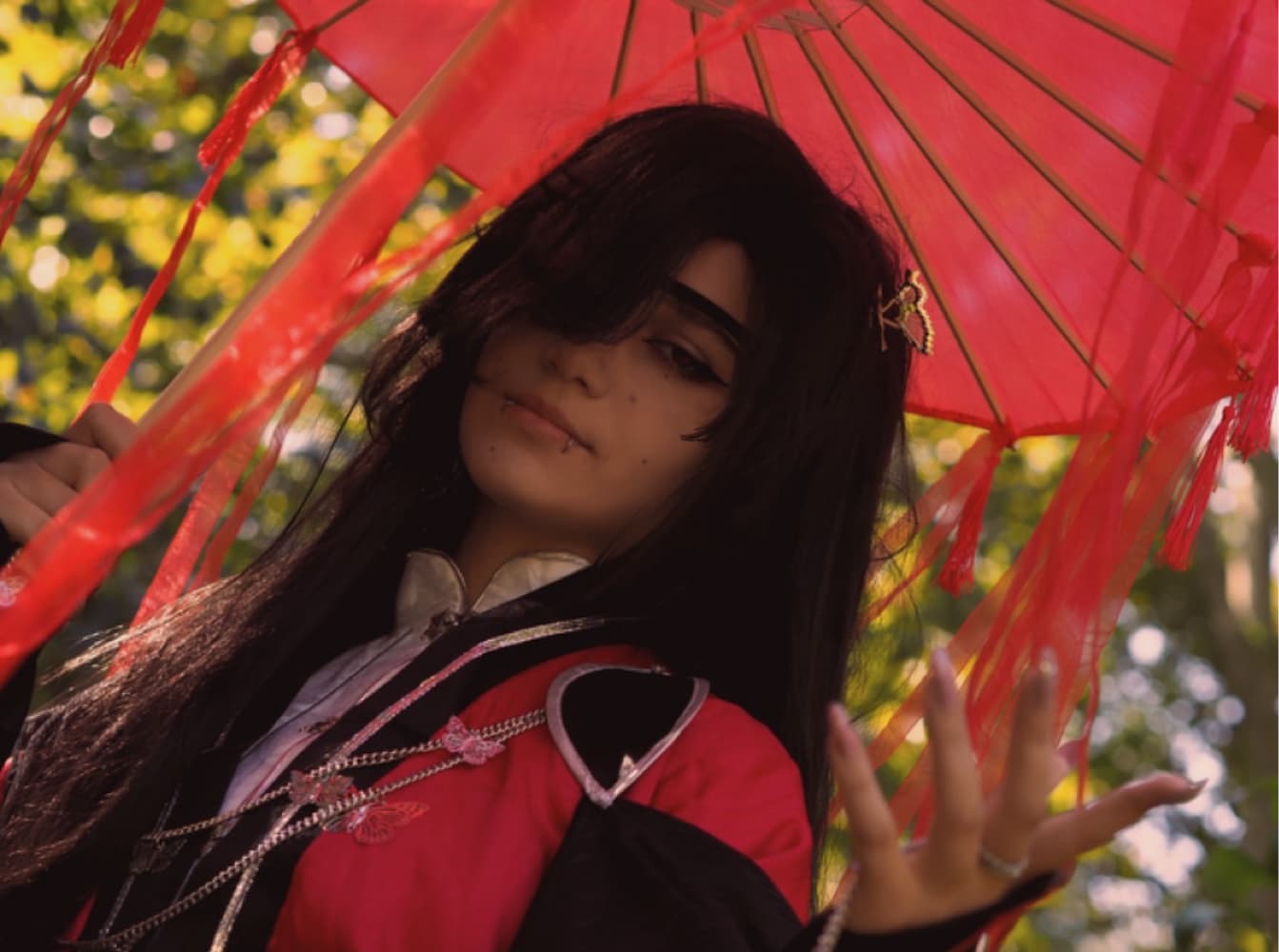 Hua Cheng - Heaven Official's Blessing cosplay photoshoot cover