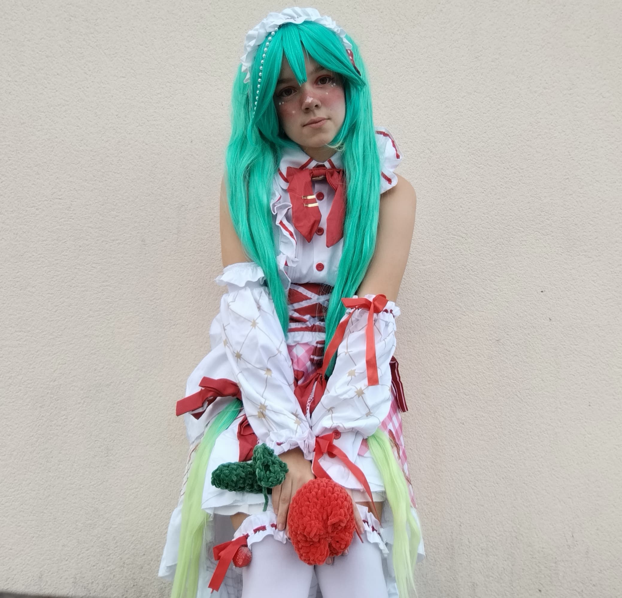 Strawberry Miku 🍓💚 - Photo 1