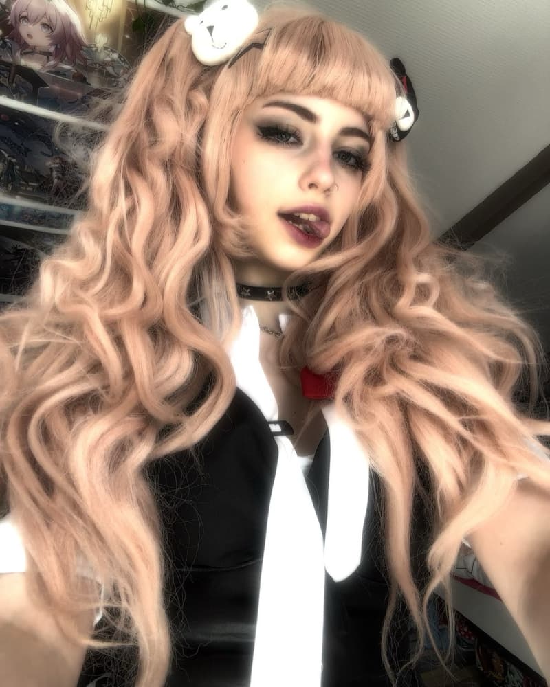 Junko Enoshima - Photo 1