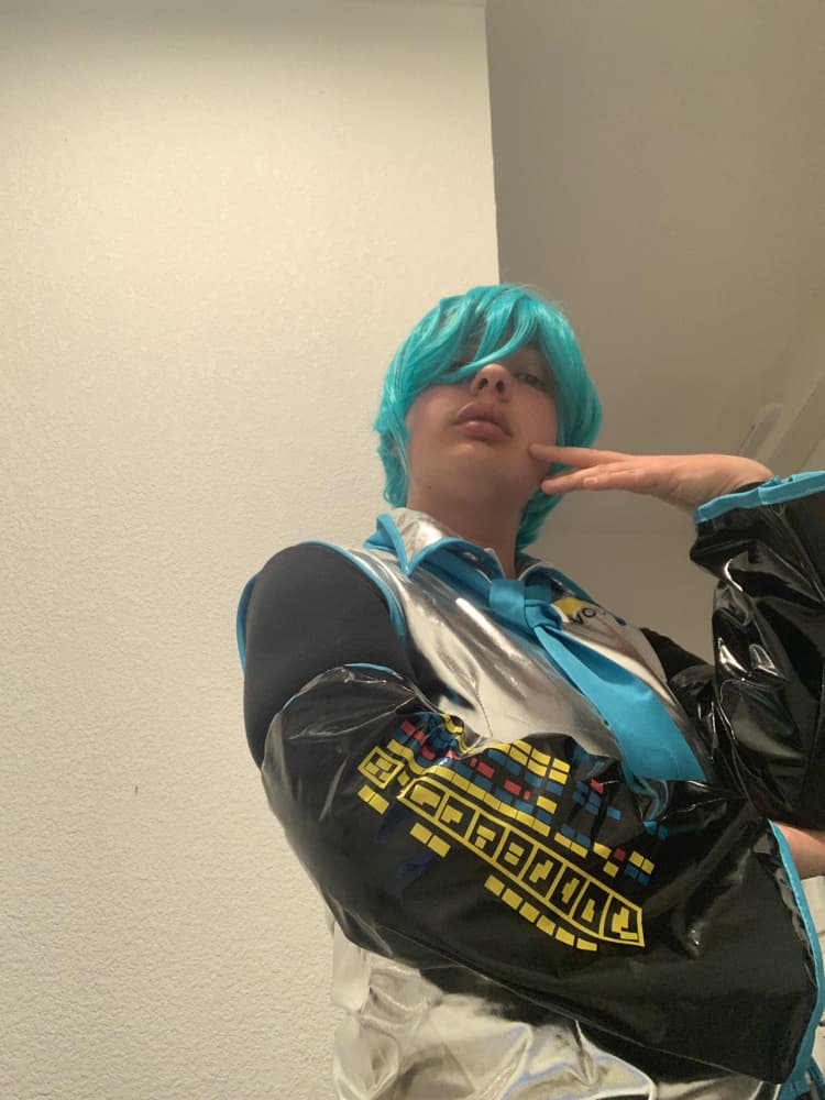 Hatsune Mikuo - Photo 1