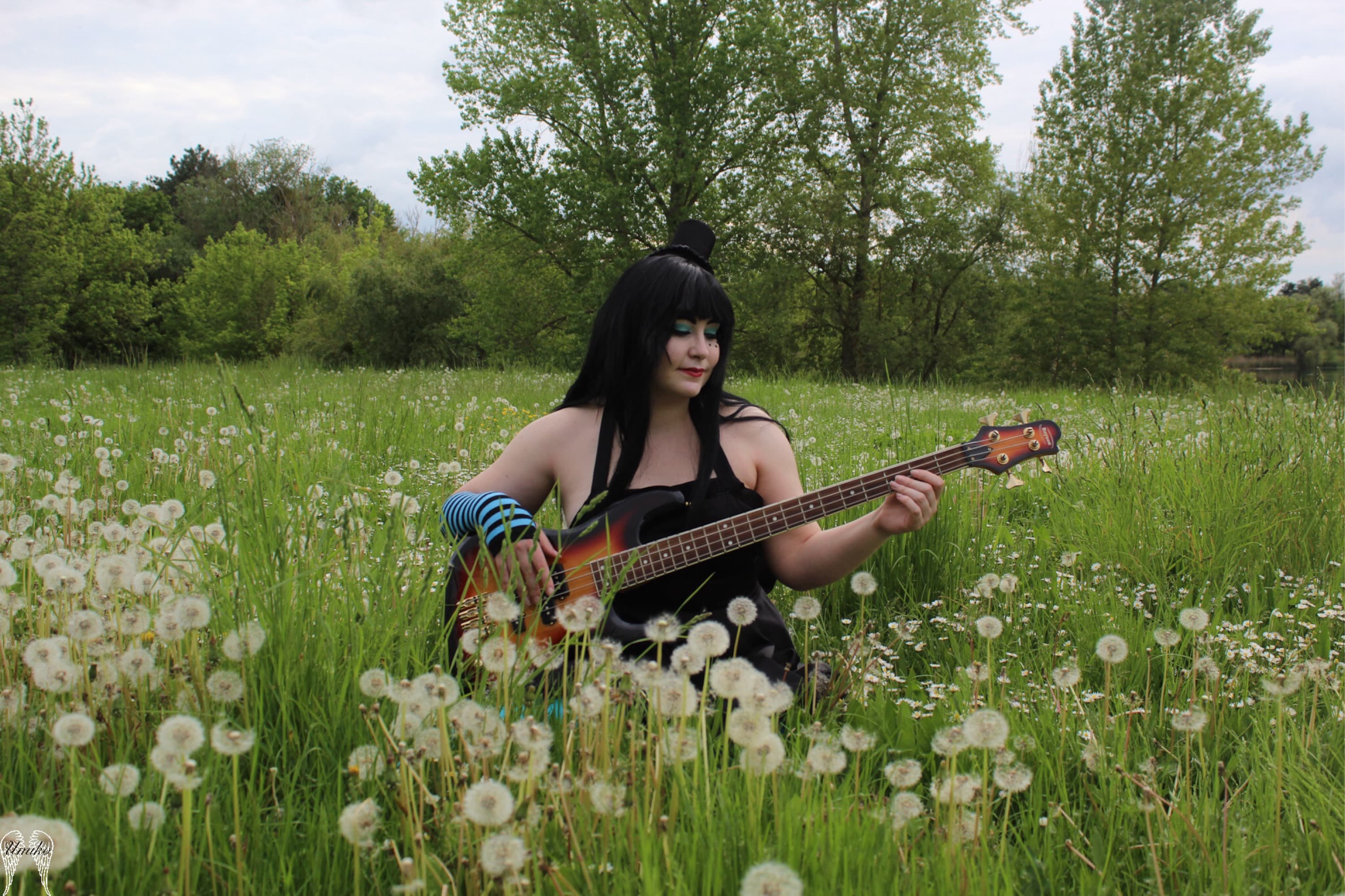 Mio Akiyama - Photo 3