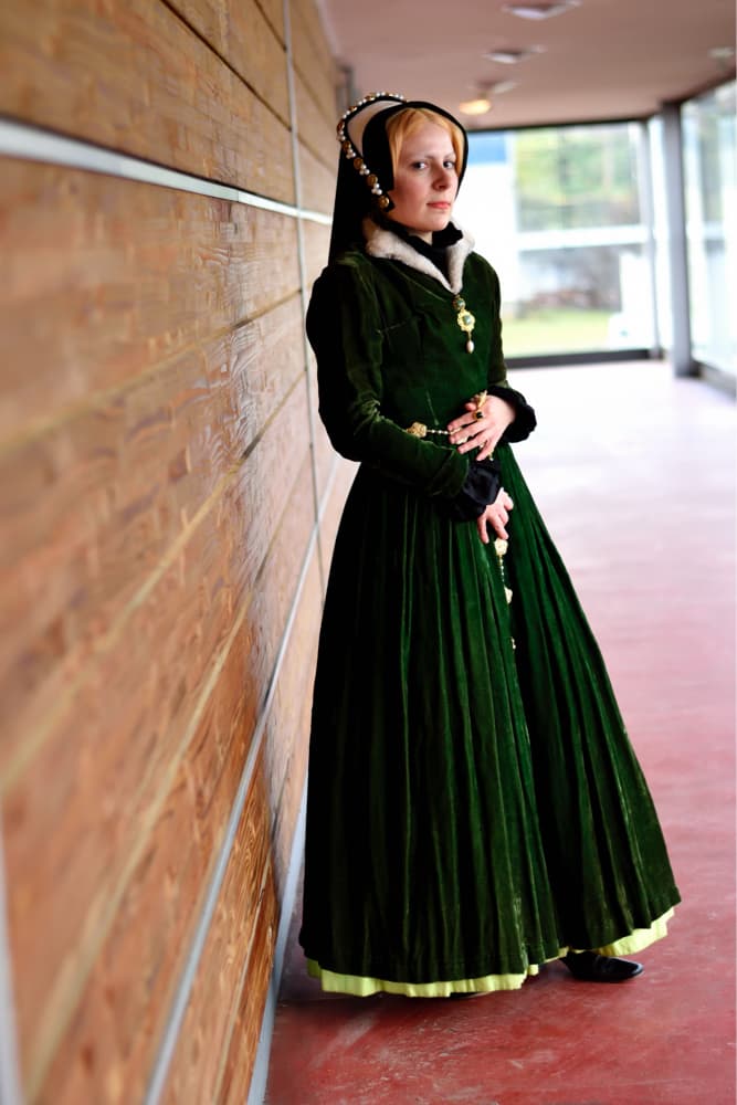 Mary I of England Cosplay - Photo 23