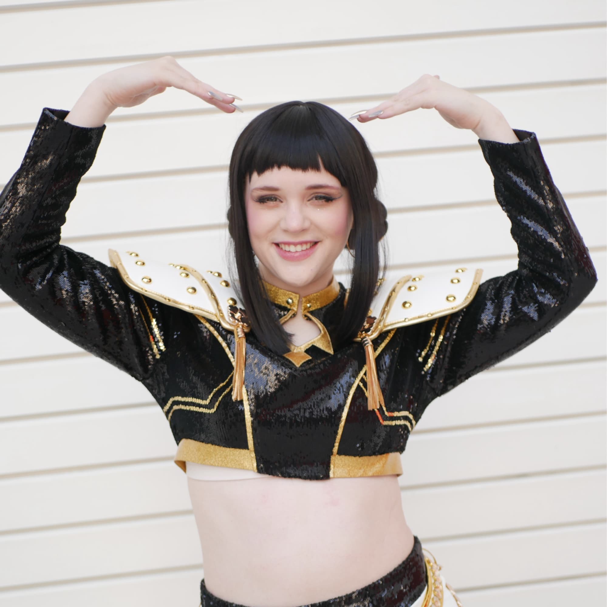 MCM - Zoey - K-pop: Demon Hunters cosplay photoshoot cover