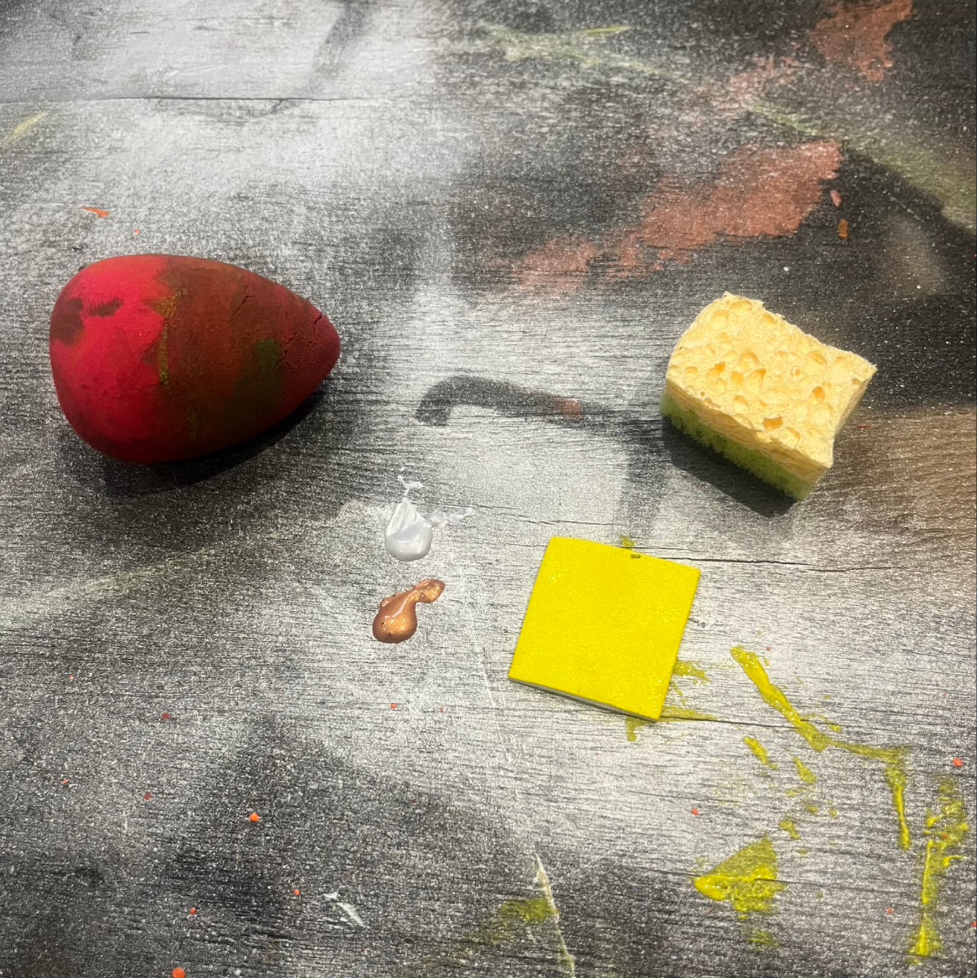 Prepare her painting