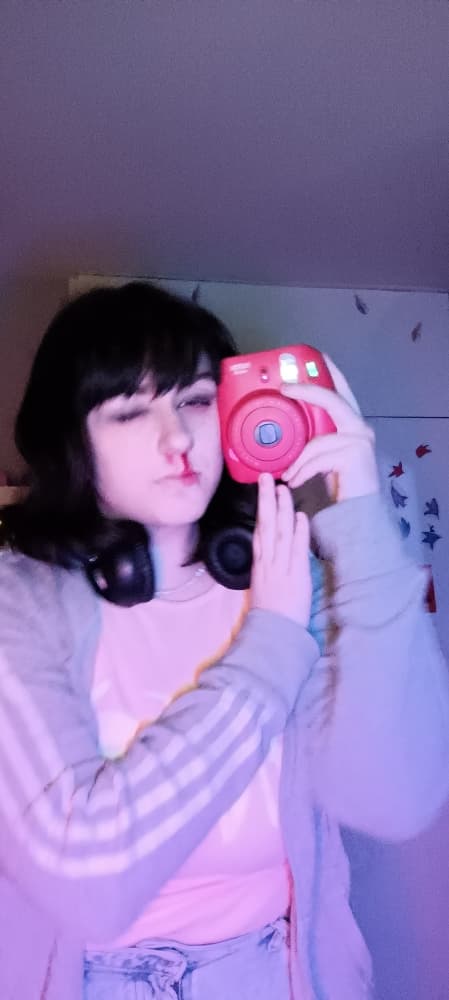 Maxine Caulfield  - Photo 9