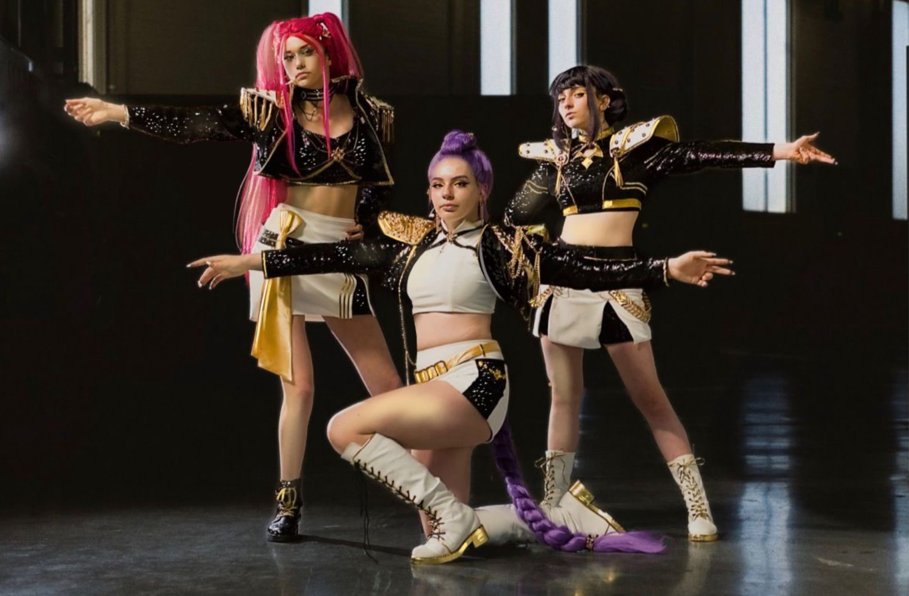 Zoey & Huntrix  - Photo 2
