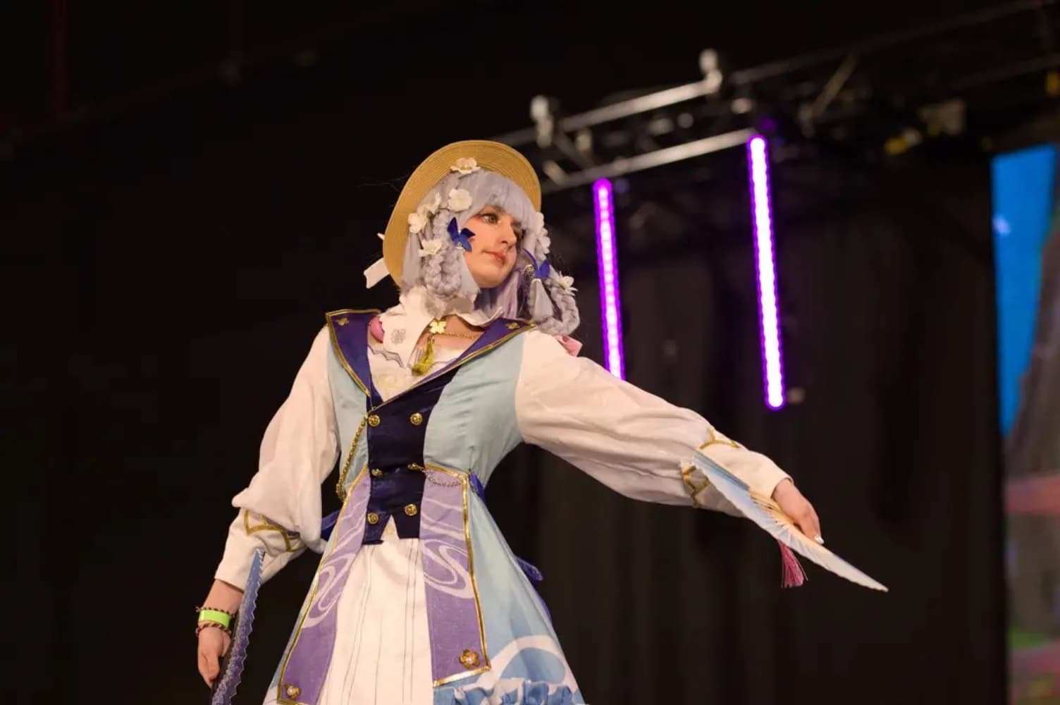 Ayaka on stage  - Photo 1