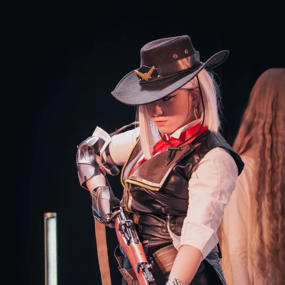 Elizabeth Ashe — OW - Photo 9