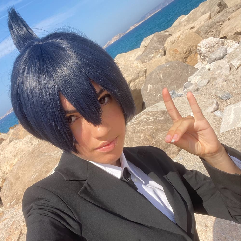 Aki - Chainsaw Man cosplay photoshoot cover