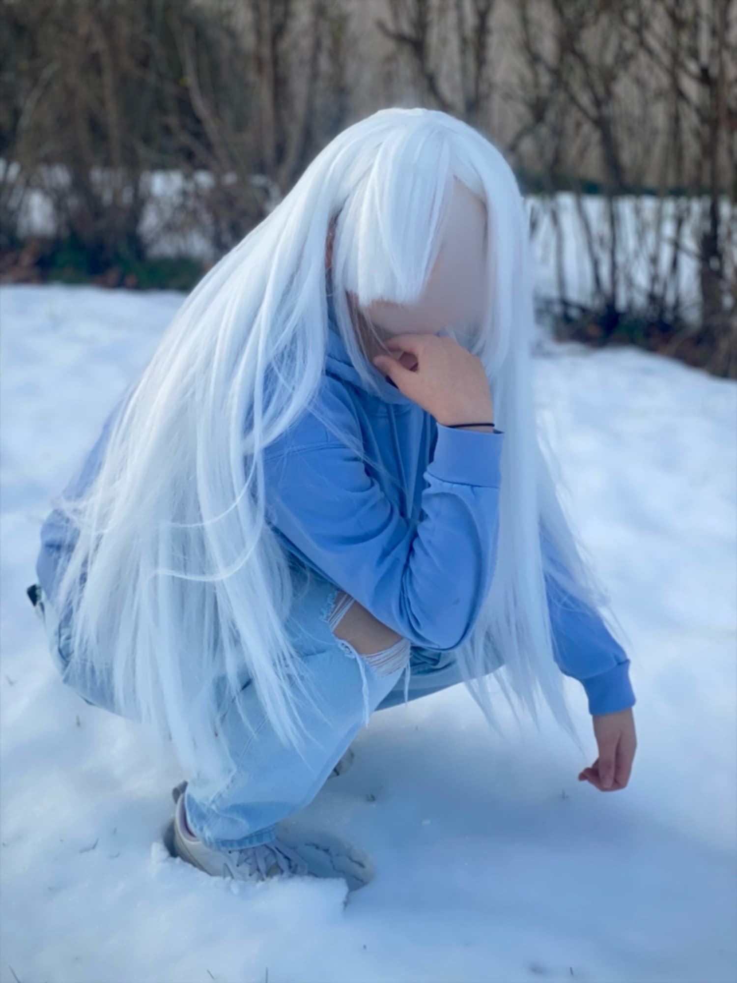 Elizabeth in snow - Photo 4