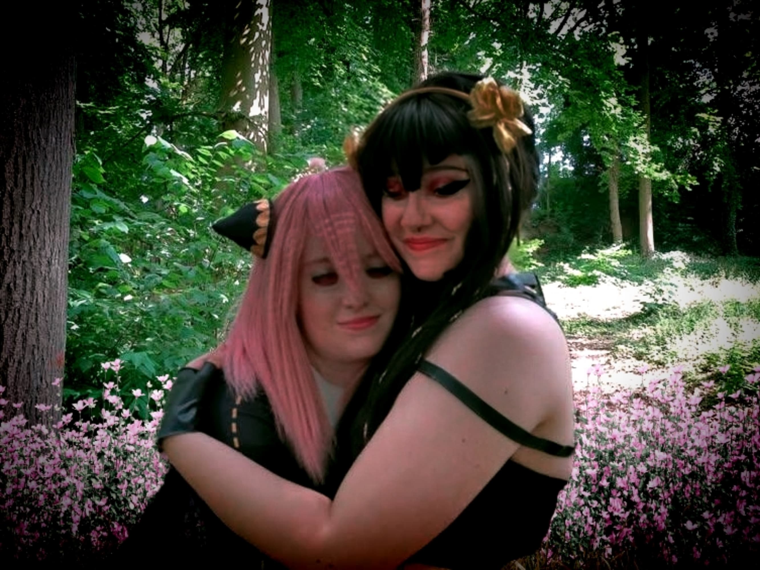 Yor and Anya  - Photo 4