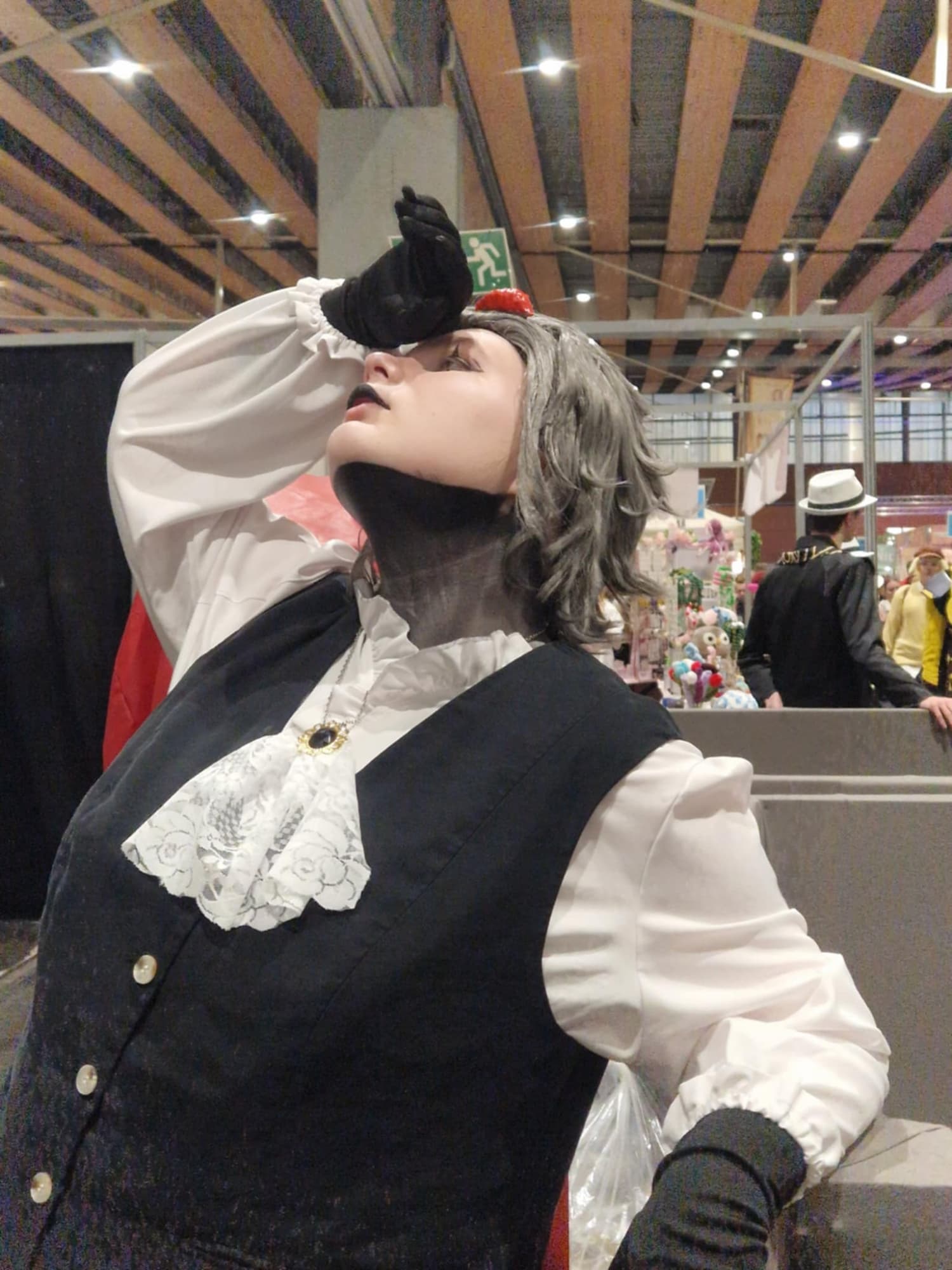 Stolas other outfit - Photo 18