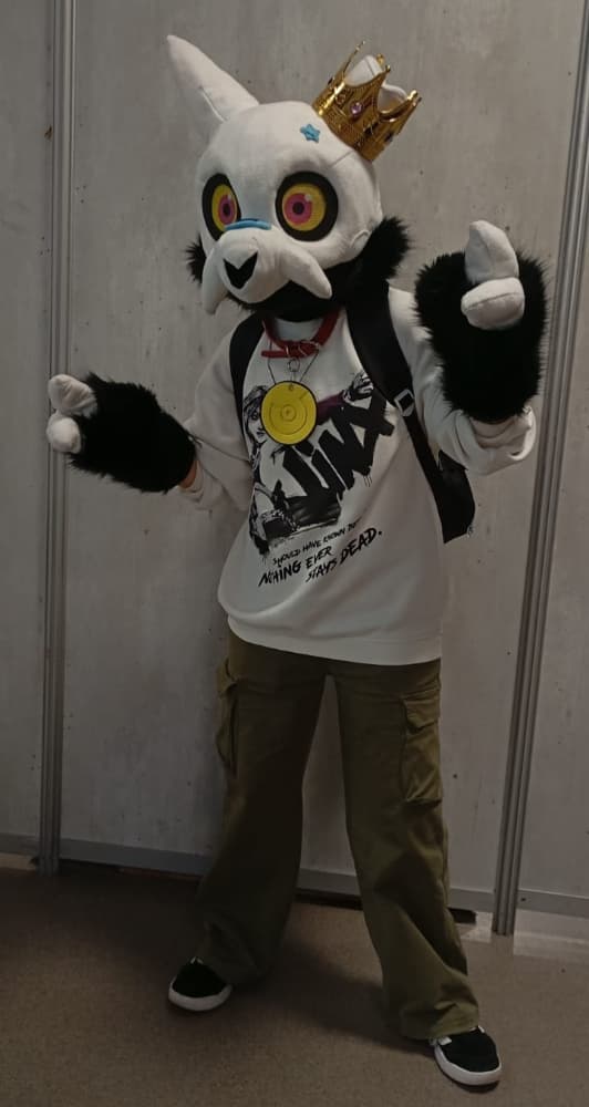 King Clawthorne - Photo 1