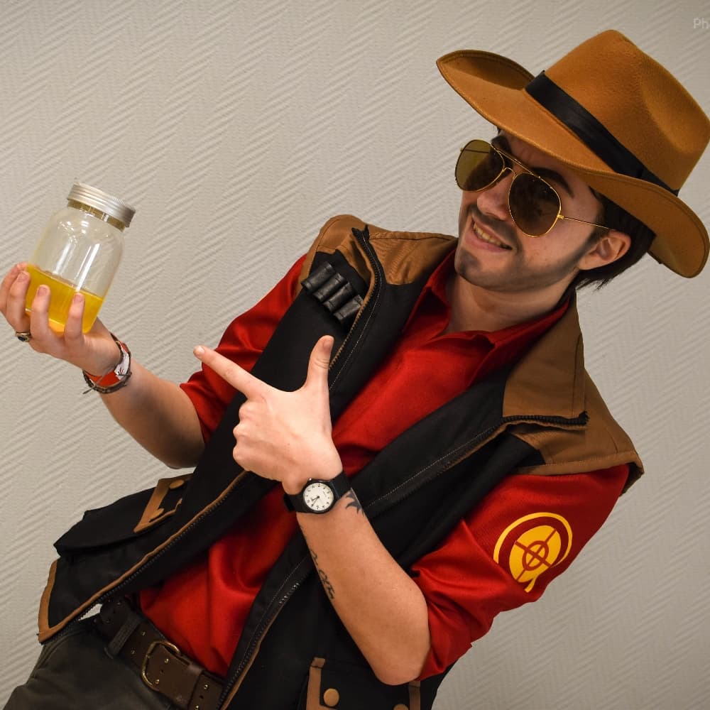 Sniper (Red)  - Team Fortress 2 cosplay photoshoot cover