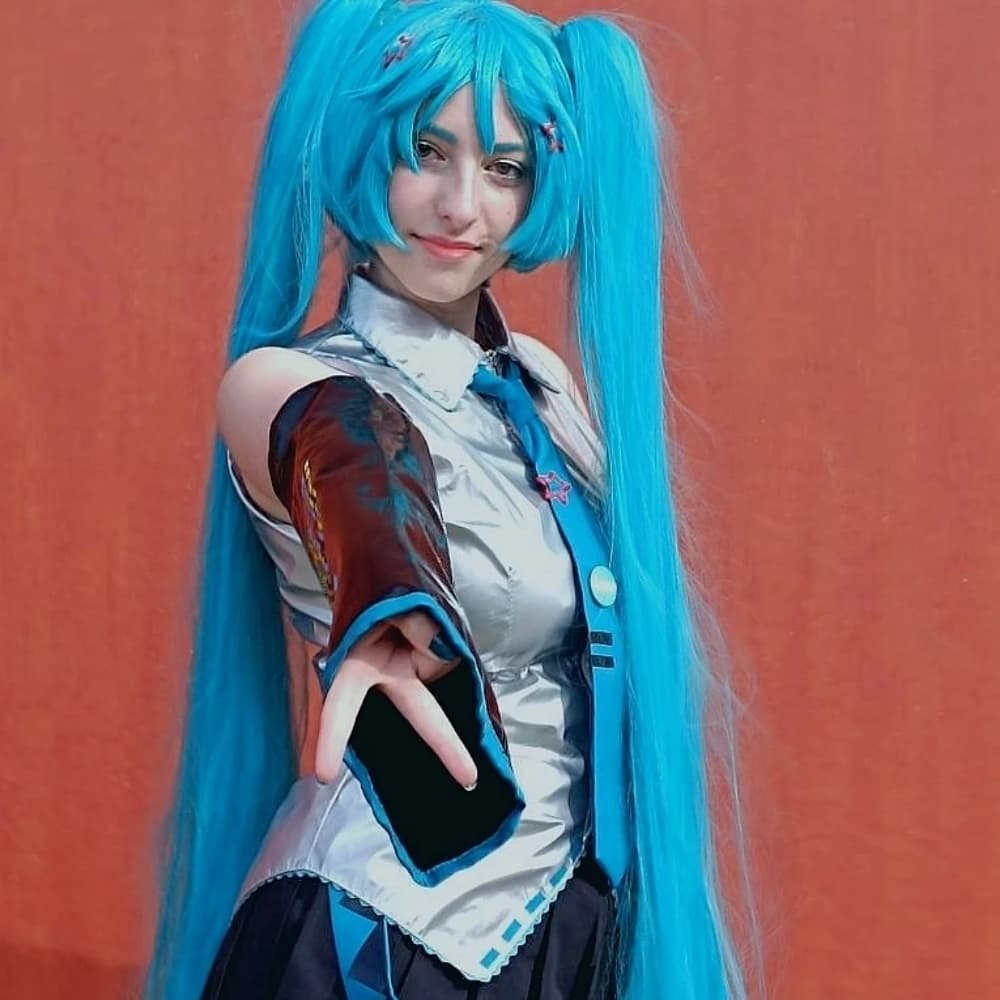 Miku  - Vocaloid cosplay photoshoot cover