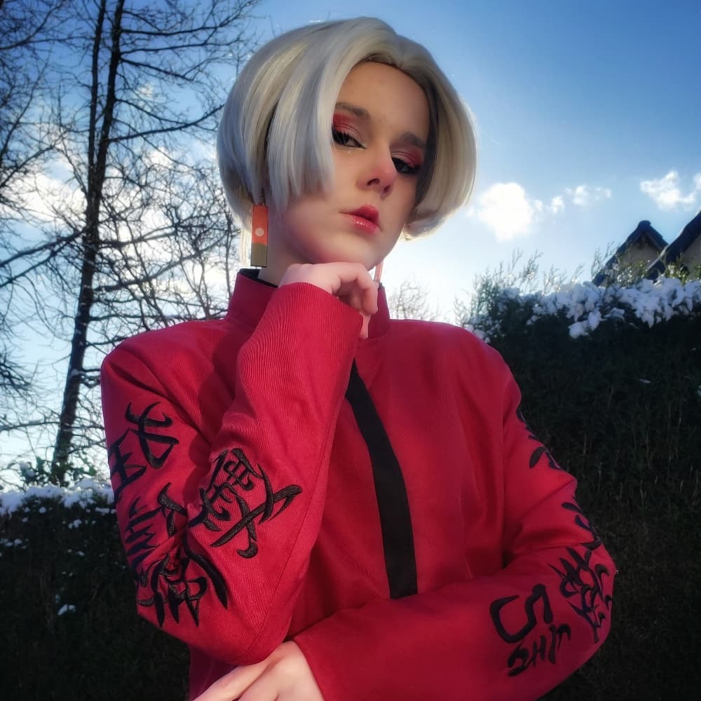 IzanaKurokawaOutside