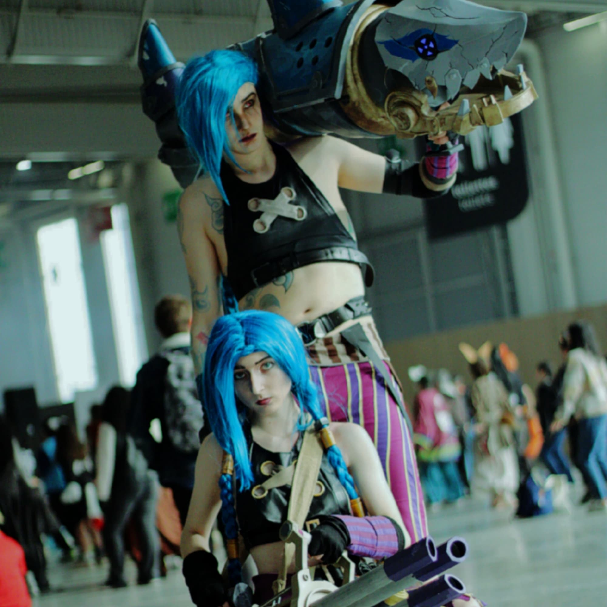 Jinx Paris manga - Arcane cosplay photoshoot cover