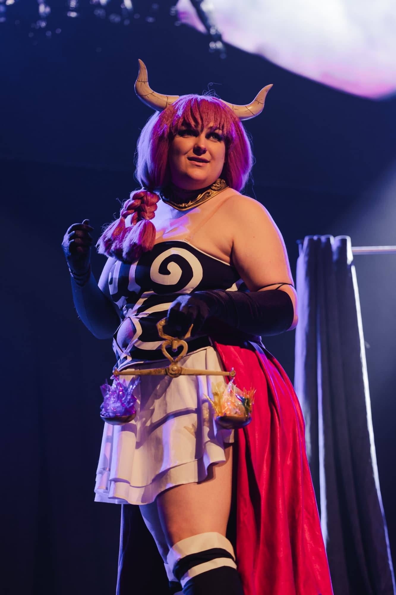 Aura on stage - Photo 7