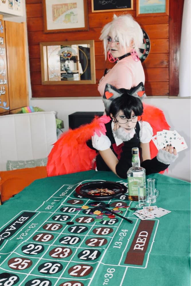 HUSK & ANGEL - Photo 1