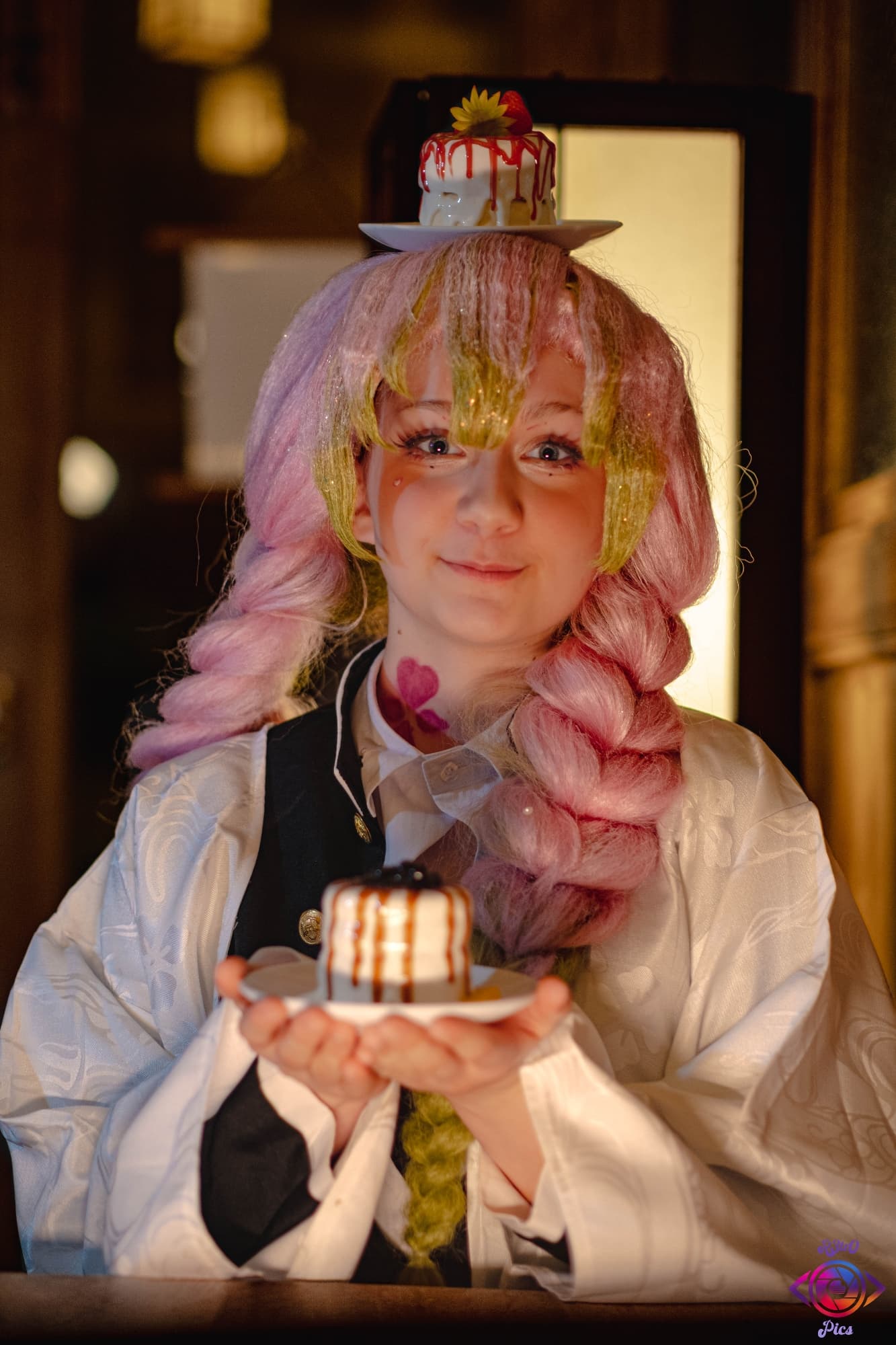 Mitsuri Kanroji - Photo 34