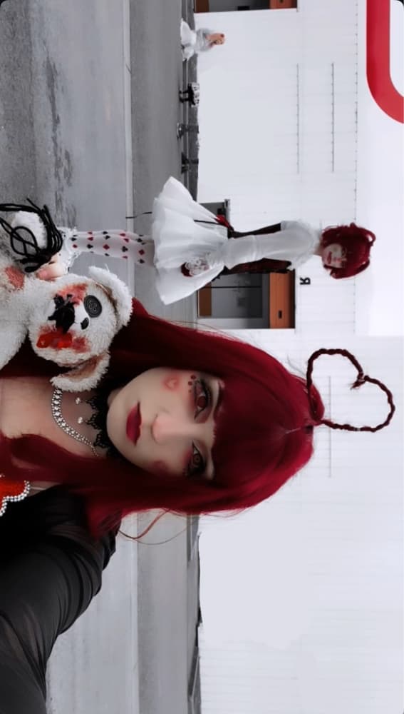 Story pics - Photo 1