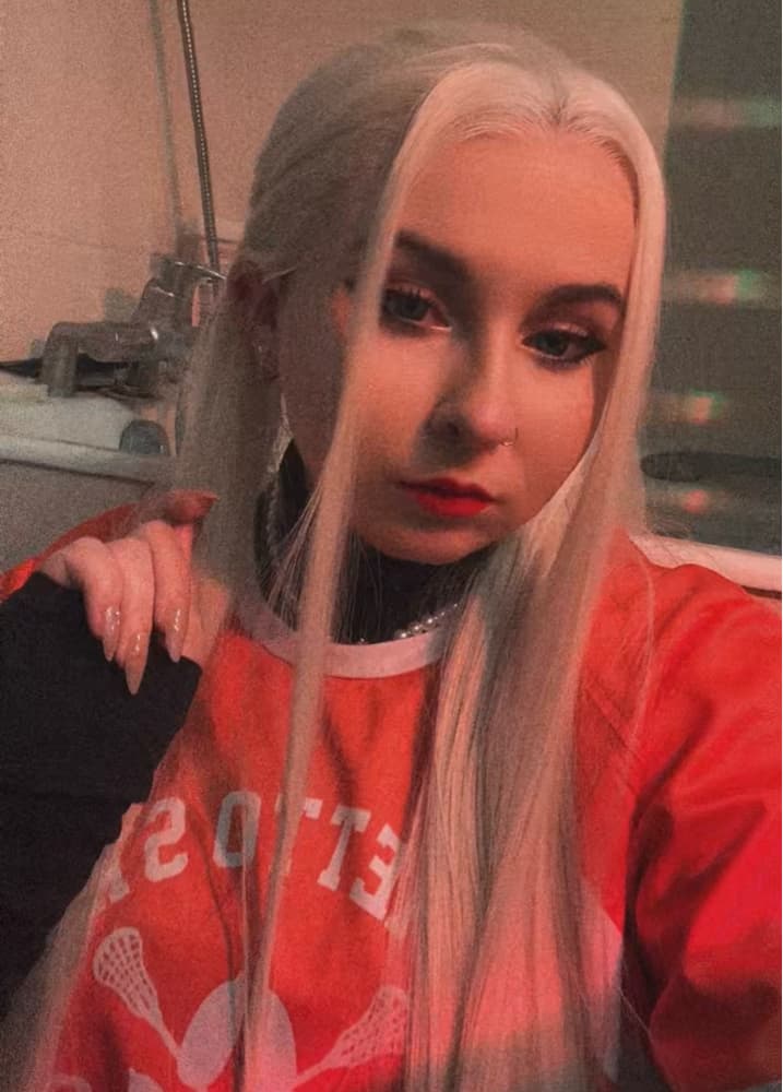 Allison Reynolds  - Photo 6